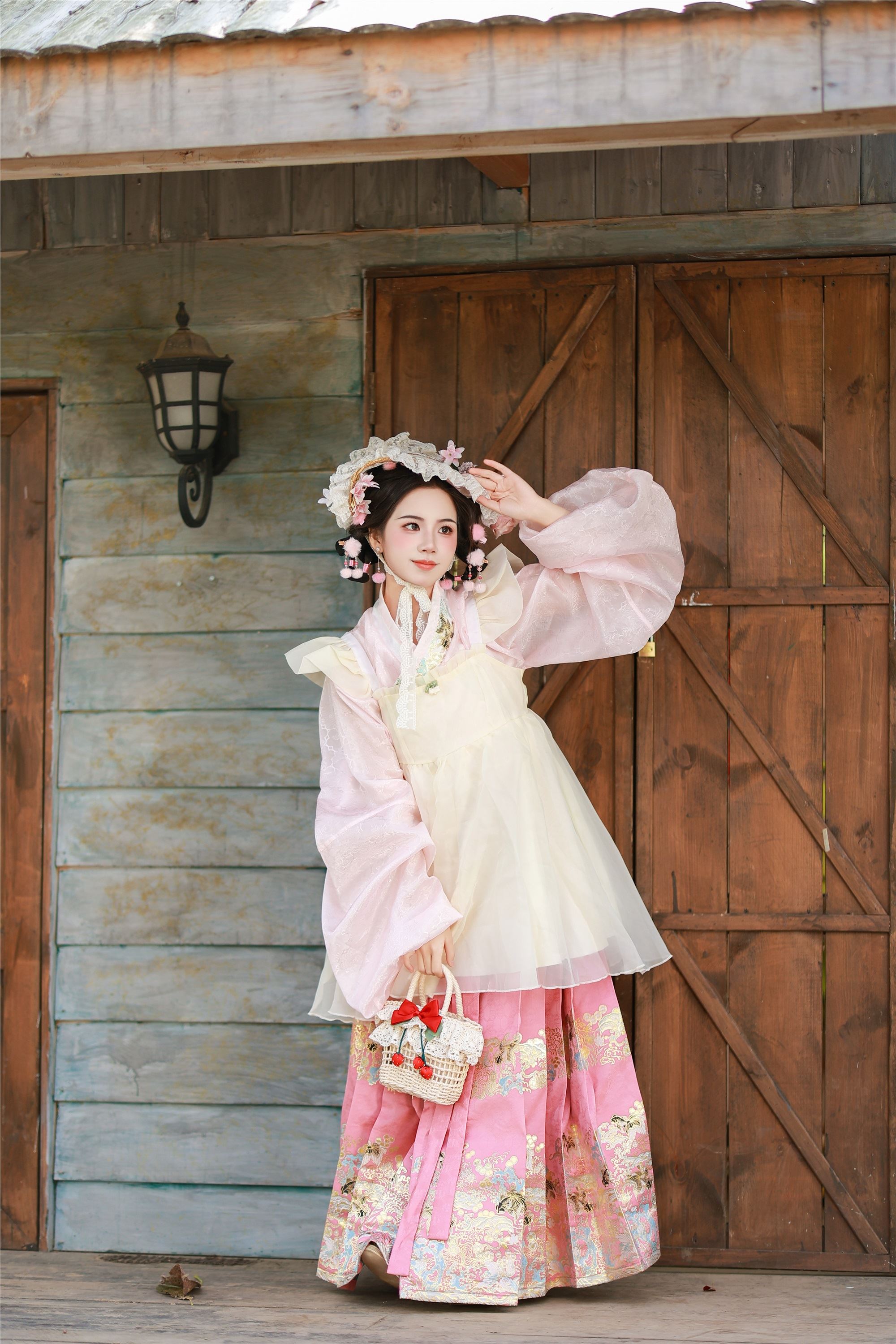 YITUYU艺图语 2025.02.01 草莓甜心 小杜同学